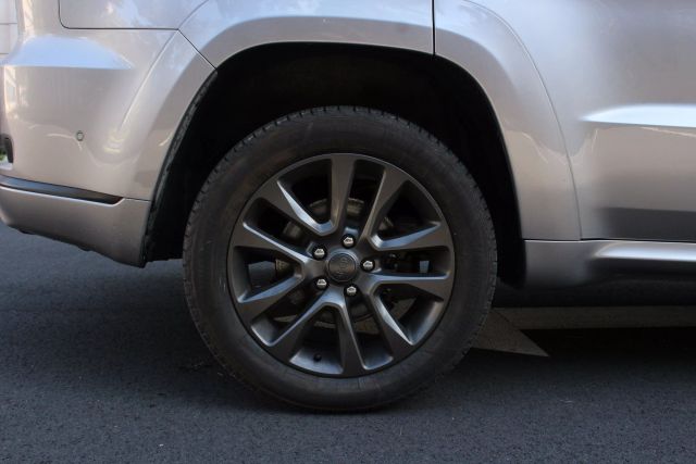 Vehicle image 10 of 55
