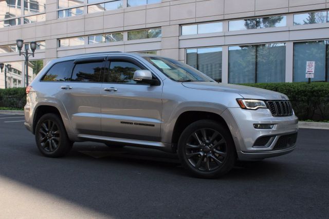 Vehicle image 8 of 55