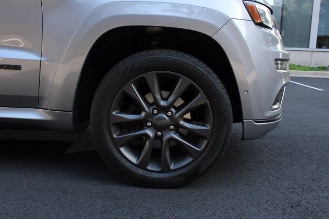 Vehicle image 9 of 55