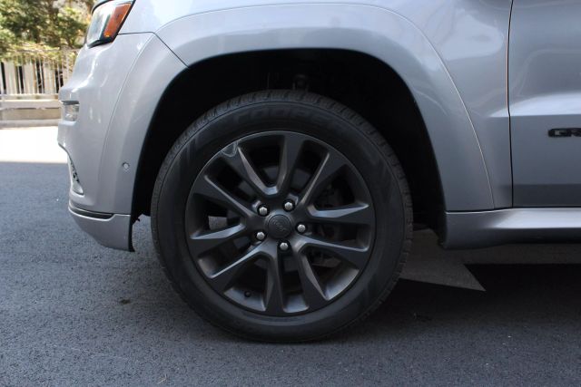 Vehicle image 14 of 55