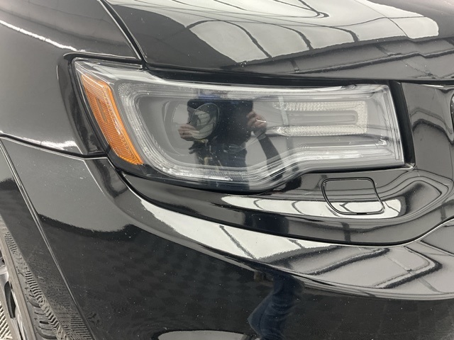Vehicle image 26 of 30