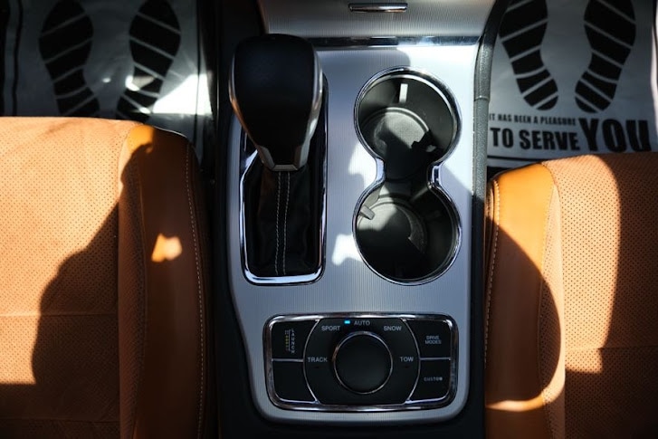 Vehicle image 32 of 43