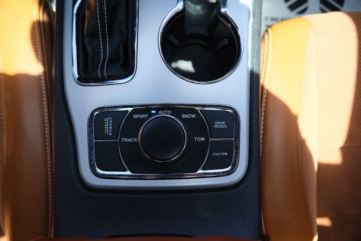 Vehicle image 31 of 43