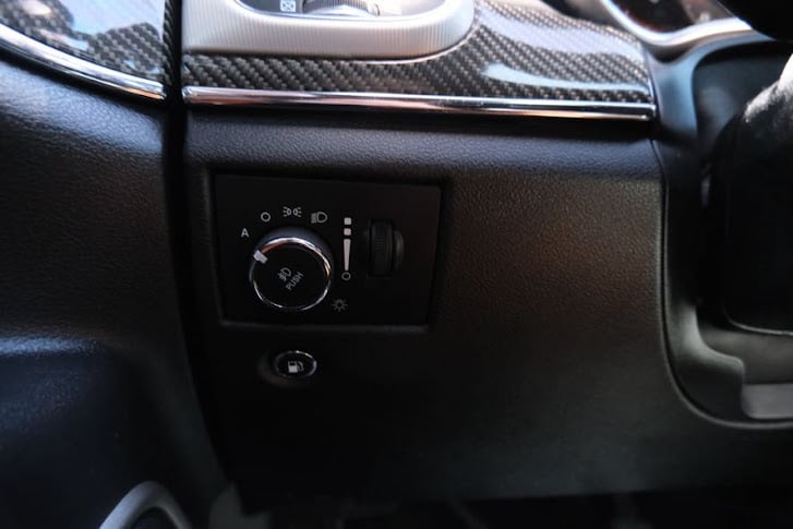 Vehicle image 38 of 43