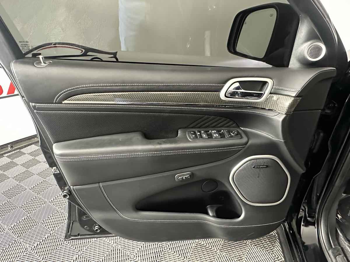 Vehicle image 17 of 55