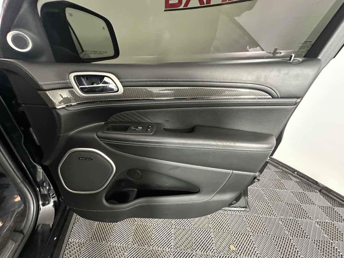 Vehicle image 27 of 55