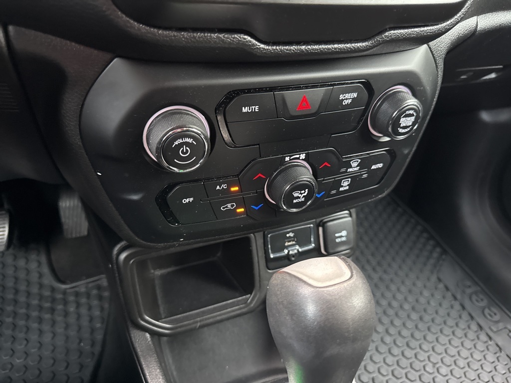 2018 Jeep Renegade Altitude Image 18 of 37