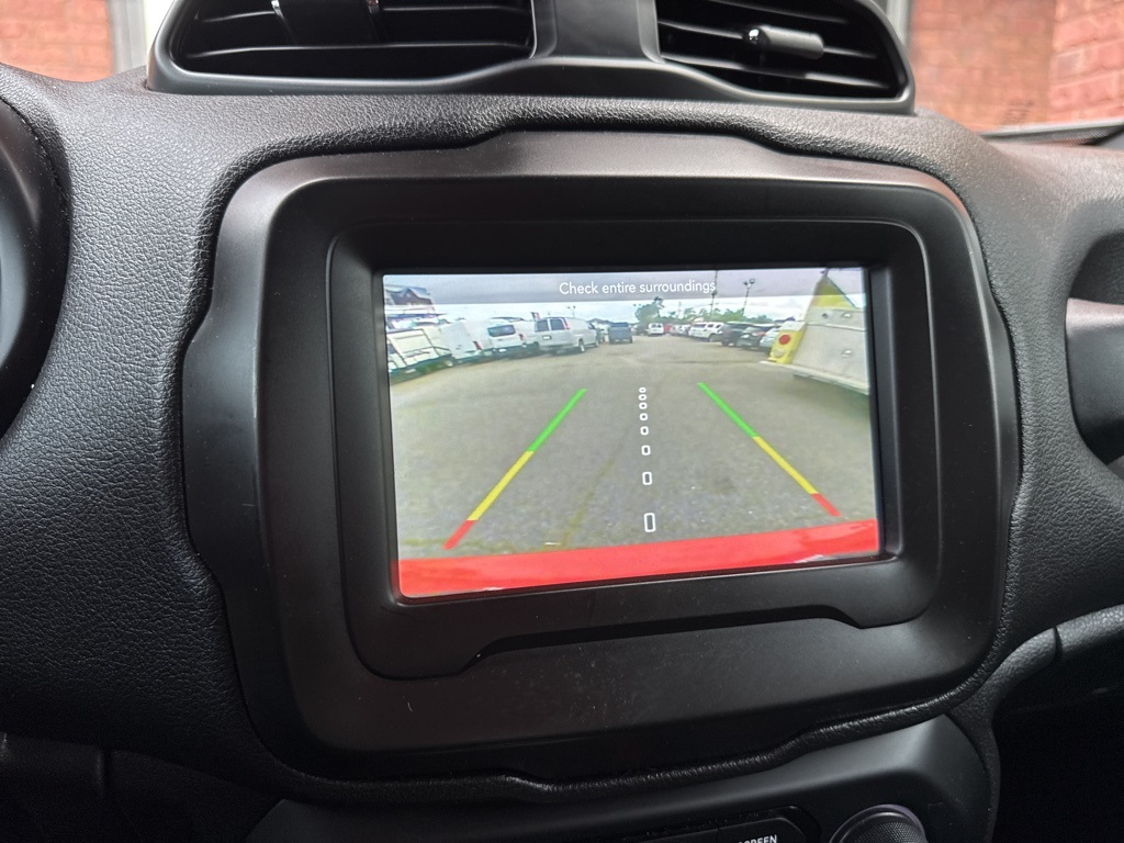 2018 Jeep Renegade Altitude Image 11 of 37