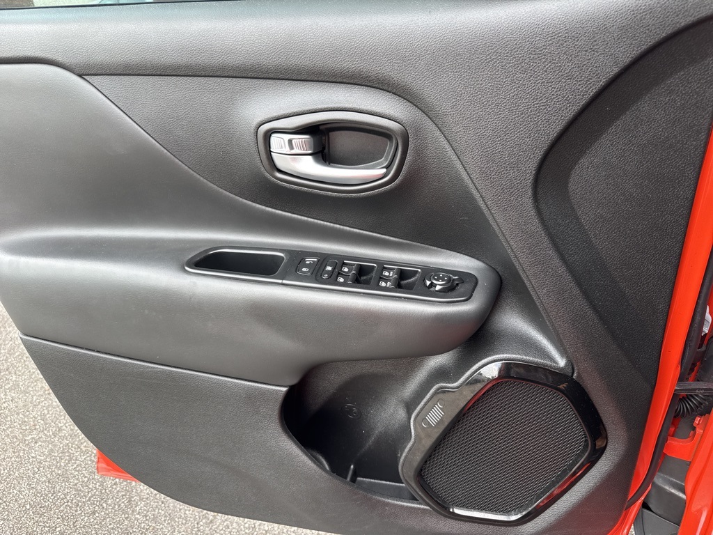 2018 Jeep Renegade Altitude Image 19 of 37