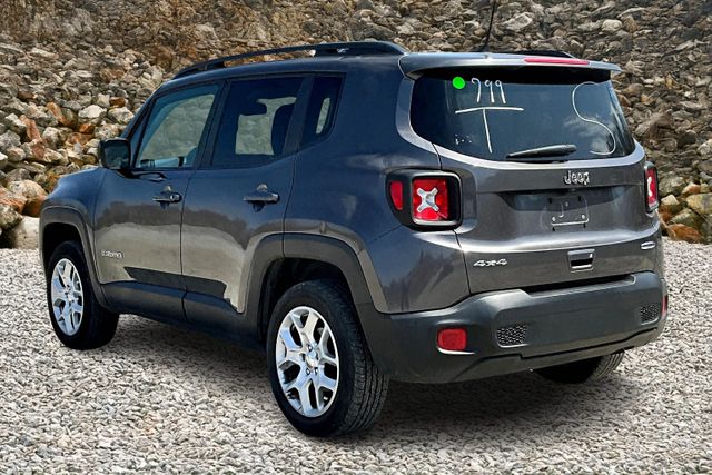 Vehicle image 6 of 32