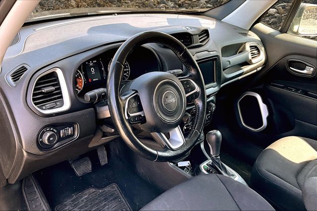 Vehicle image 13 of 32