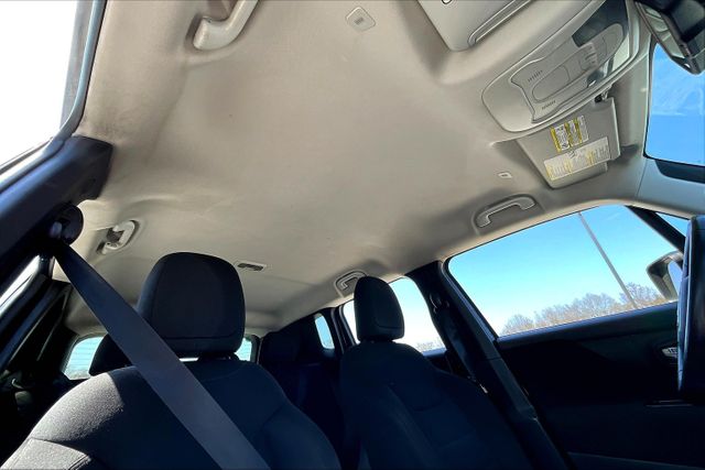 Vehicle image 20 of 32