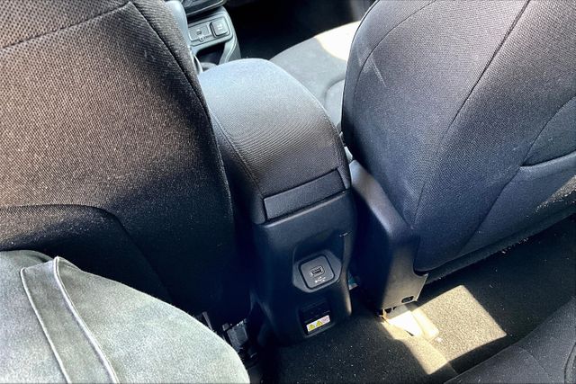 Vehicle image 31 of 32