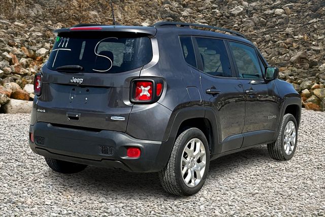 Vehicle image 4 of 32