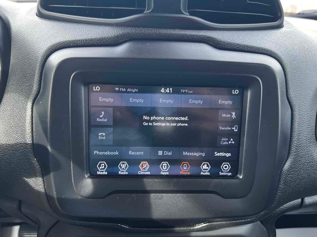 2018 Jeep Renegade Latitude Image 25 of 32