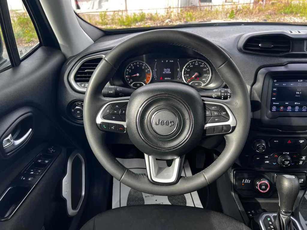 2018 Jeep Renegade Latitude Image 20 of 32