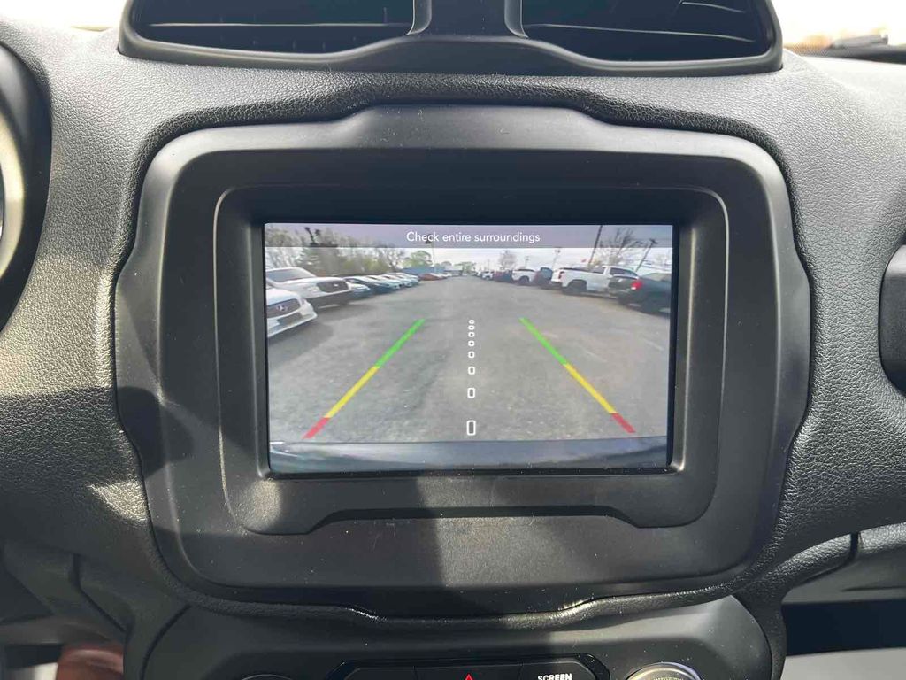 2018 Jeep Renegade Latitude Image 26 of 32