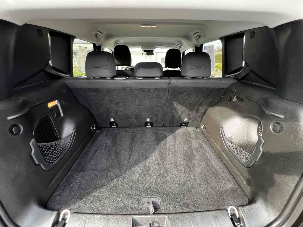 2018 Jeep Renegade Latitude Image 9 of 32