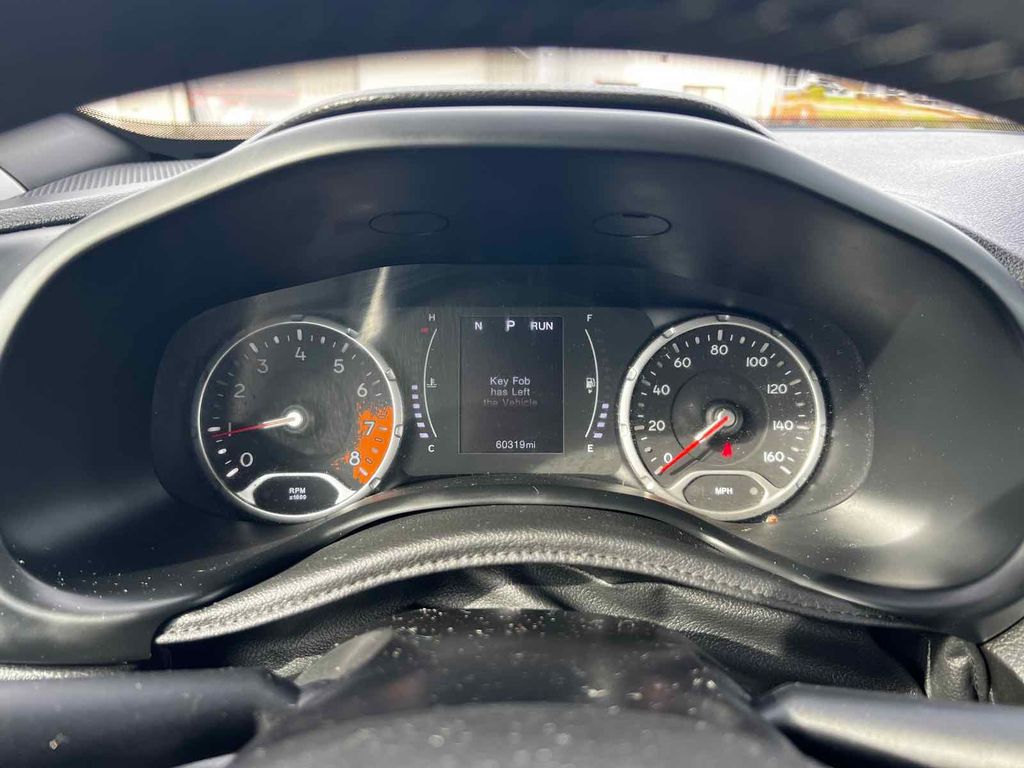 2018 Jeep Renegade Latitude Image 24 of 32