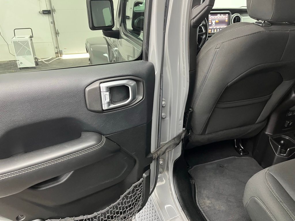 2018 Jeep Wrangler Unlimited Sahara Image 18 of 37