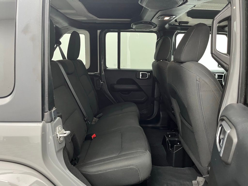 2018 Jeep Wrangler Unlimited Sahara Image 14 of 37