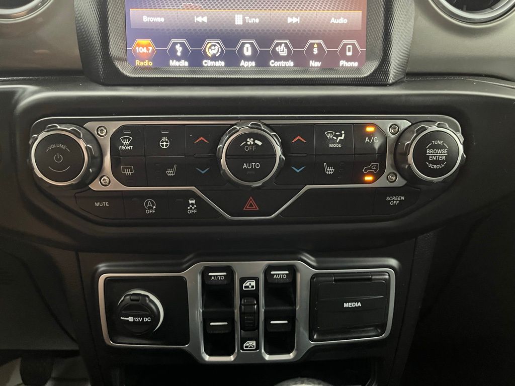 2018 Jeep Wrangler Unlimited Sahara Image 28 of 37