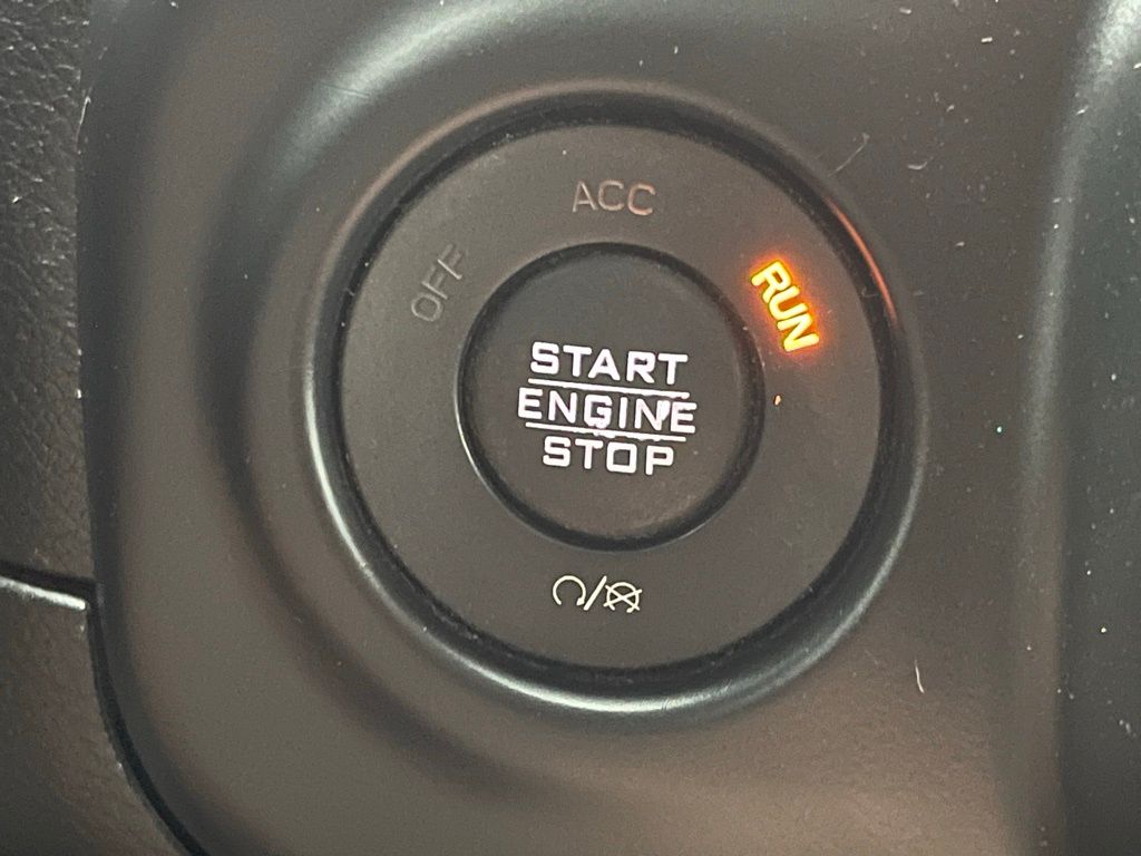 2018 Jeep Wrangler Unlimited Sahara Image 31 of 37