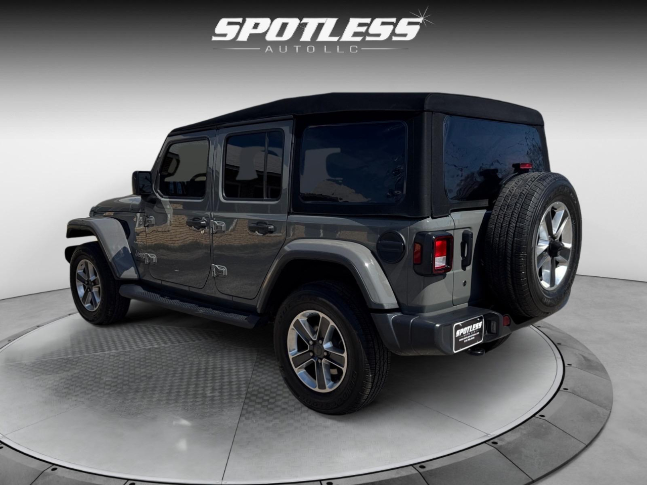 Vehicle image 9 of 28