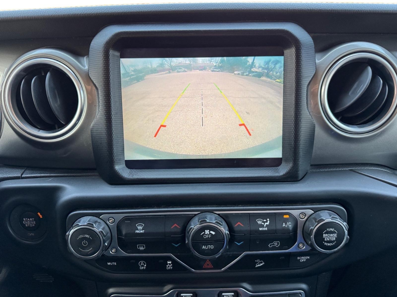 Vehicle image 22 of 28