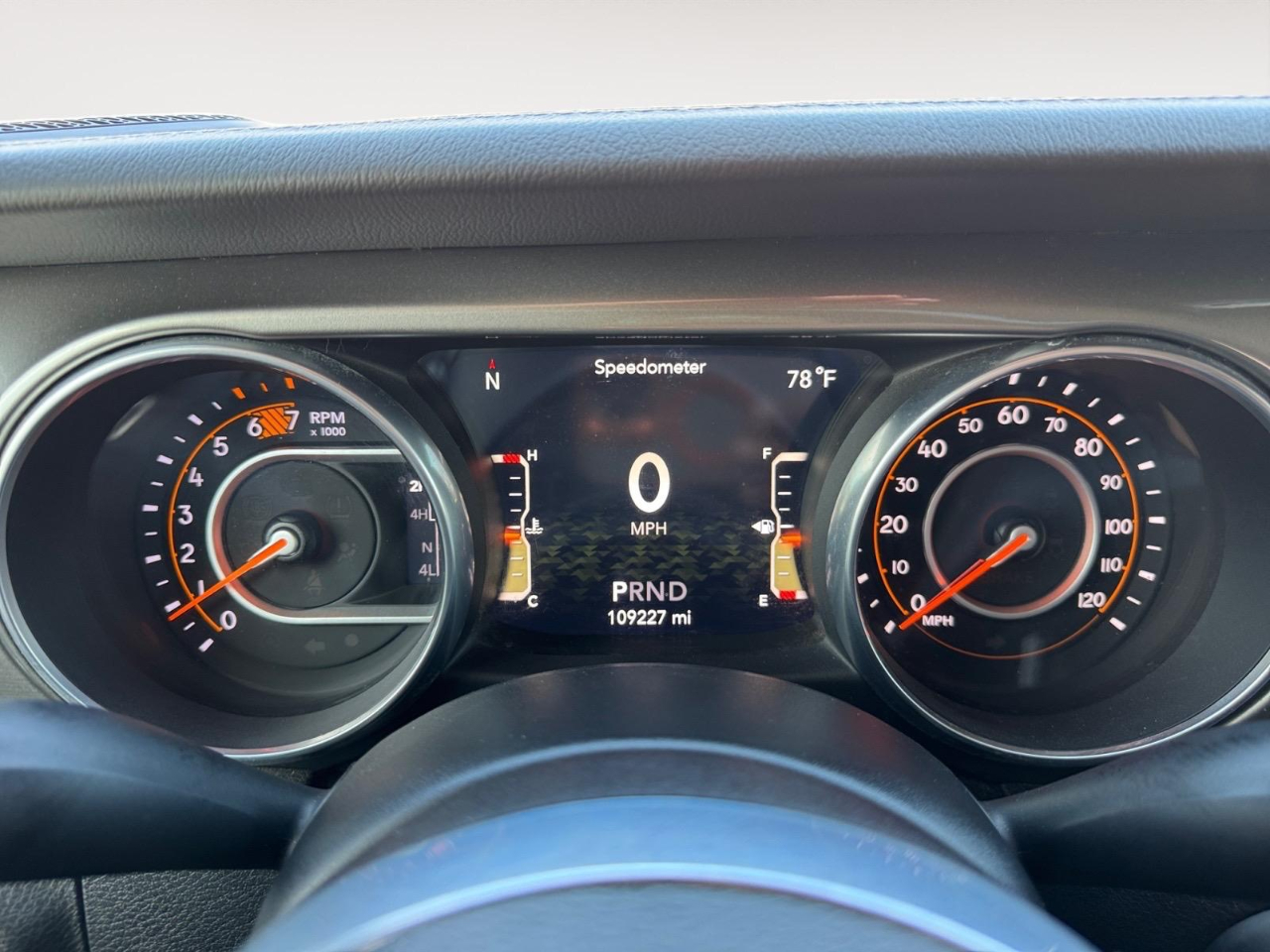 Vehicle image 18 of 28