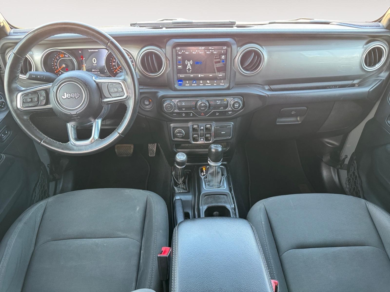 Vehicle image 23 of 28