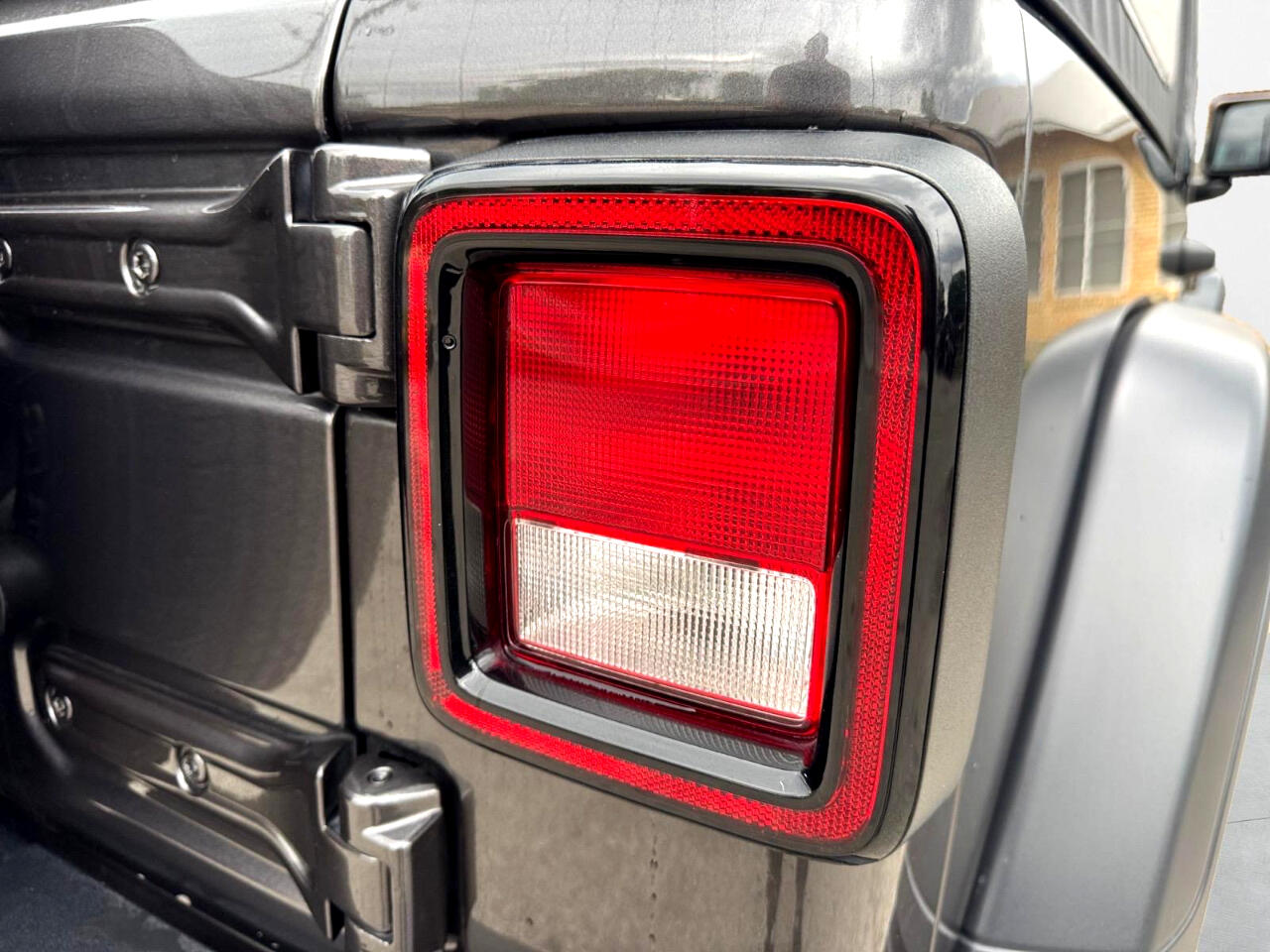 Vehicle image 12 of 27
