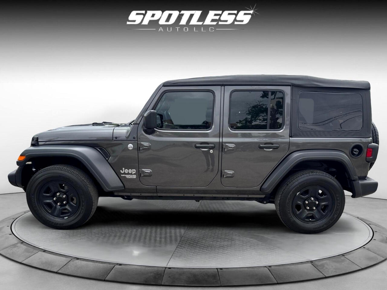 Vehicle image 10 of 27