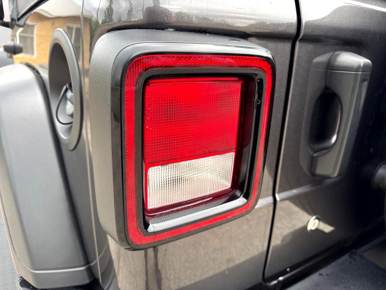 Vehicle image 13 of 27