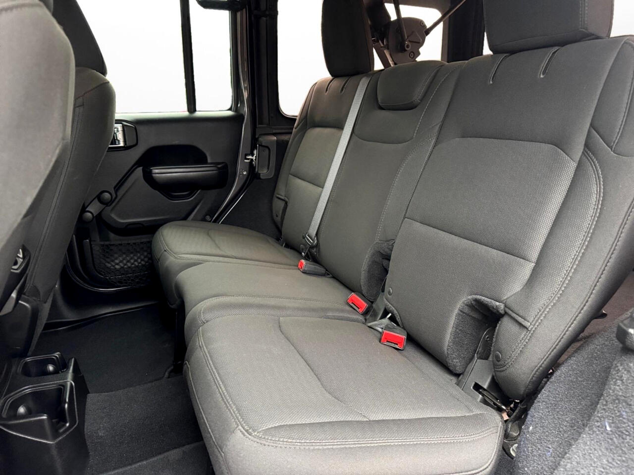 Vehicle image 20 of 27