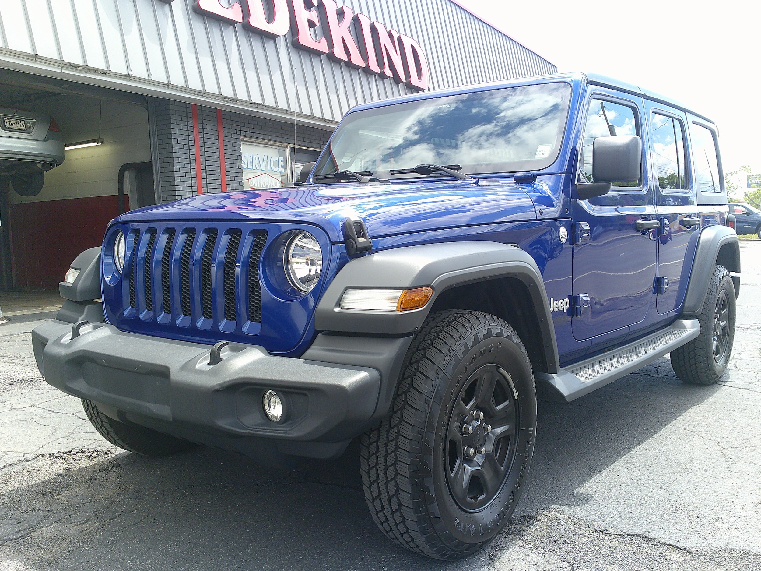 2018 Jeep Wrangler Unlimited Sport Image 1 of 31