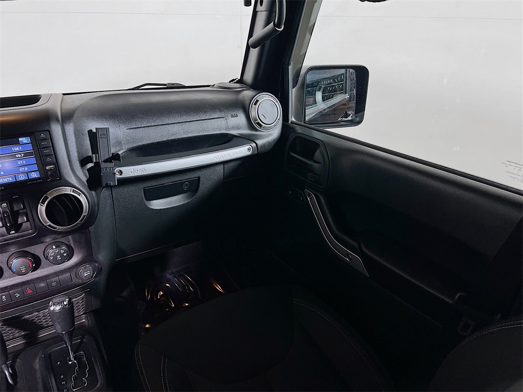 2018 Jeep Wrangler JK Unlimited Sahara Image 19 of 33