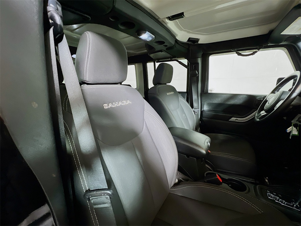 2018 Jeep Wrangler JK Unlimited Sahara Image 15 of 33
