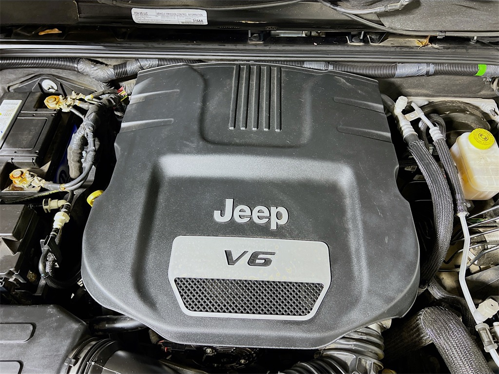 2018 Jeep Wrangler JK Unlimited Sahara Image 8 of 33