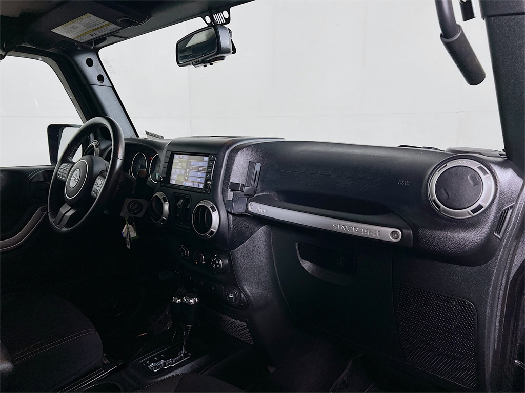 2018 Jeep Wrangler JK Unlimited Sahara Image 18 of 33