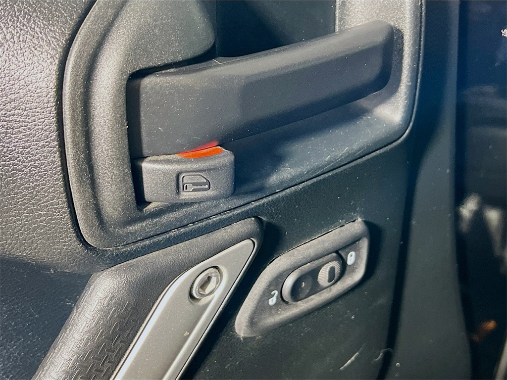 2018 Jeep Wrangler JK Unlimited Sahara Image 26 of 33