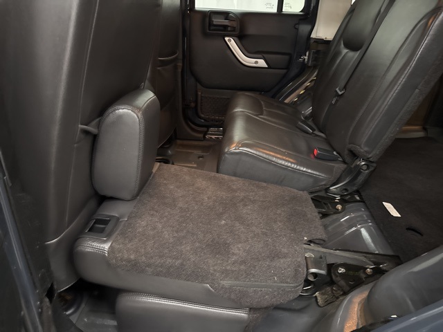 2018 Jeep Wrangler JK Unlimited Sahara Image 18 of 27