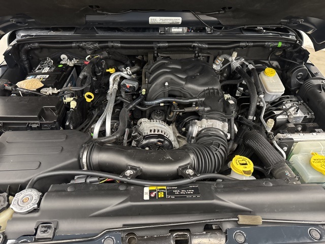 2018 Jeep Wrangler JK Unlimited Sahara Image 9 of 27