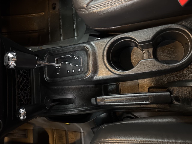 2018 Jeep Wrangler JK Unlimited Sahara Image 23 of 27