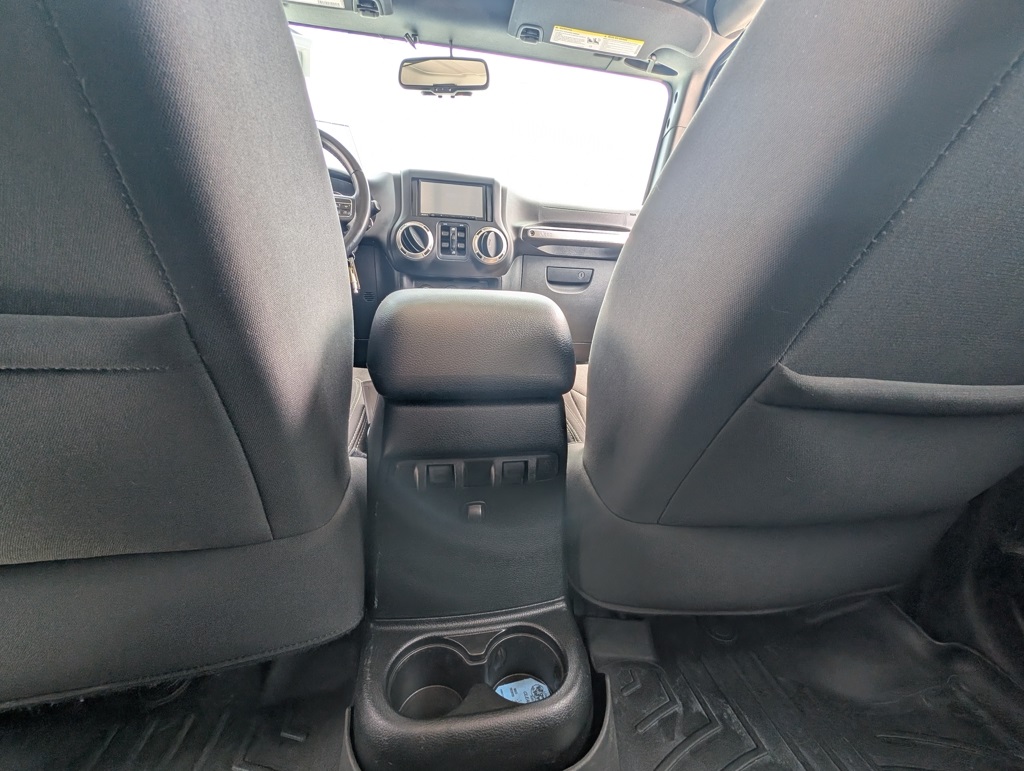 2018 Jeep Wrangler JK Unlimited Sahara Image 15 of 37