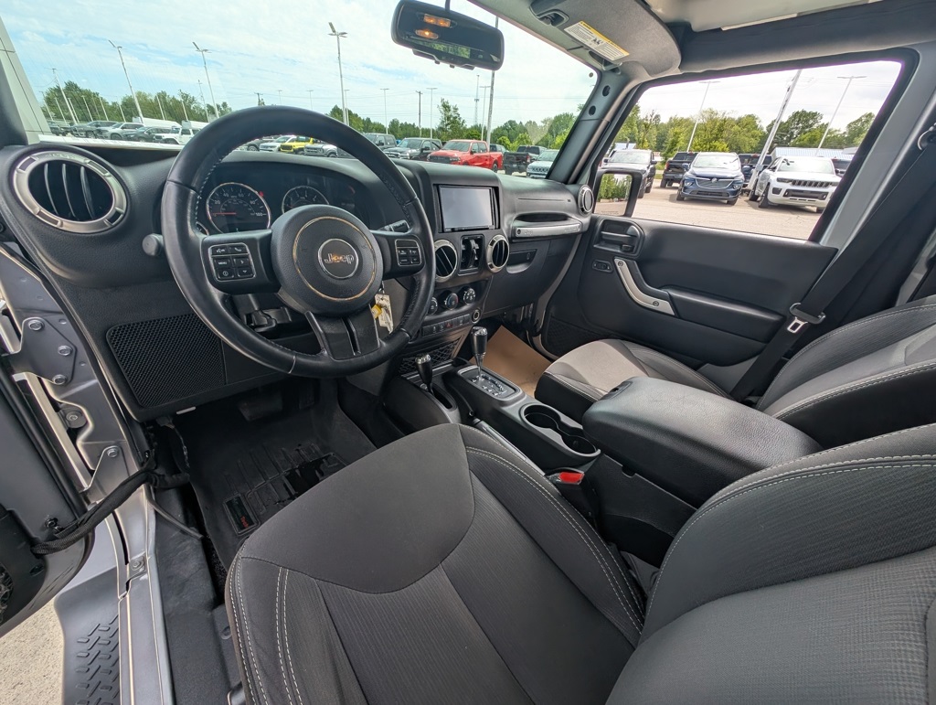 2018 Jeep Wrangler JK Unlimited Sahara Image 16 of 37