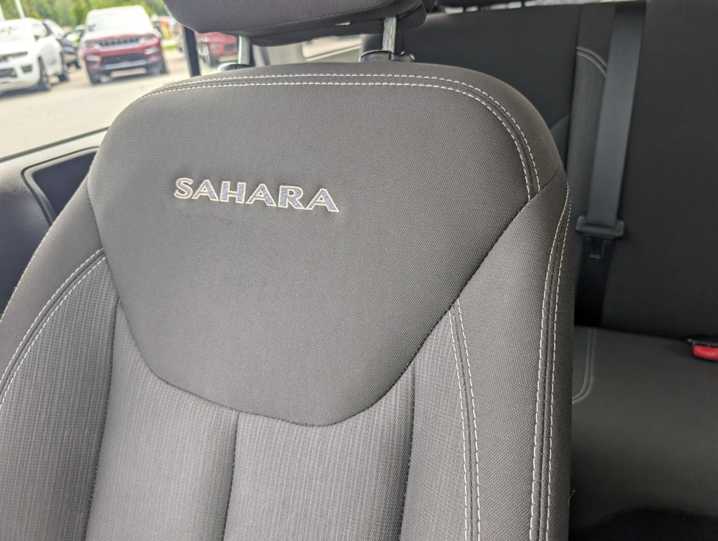 2018 Jeep Wrangler JK Unlimited Sahara Image 28 of 37