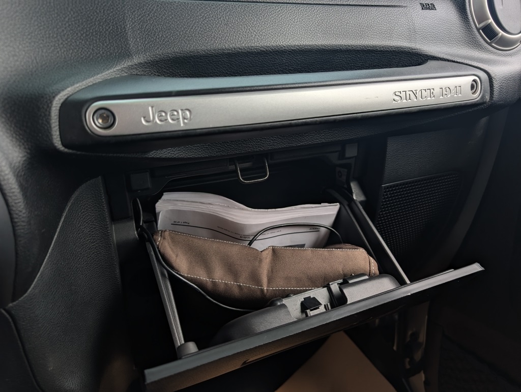 2018 Jeep Wrangler JK Unlimited Sahara Image 10 of 37