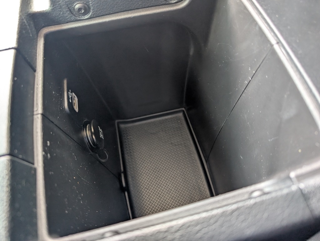 2018 Jeep Wrangler JK Unlimited Sahara Image 23 of 37