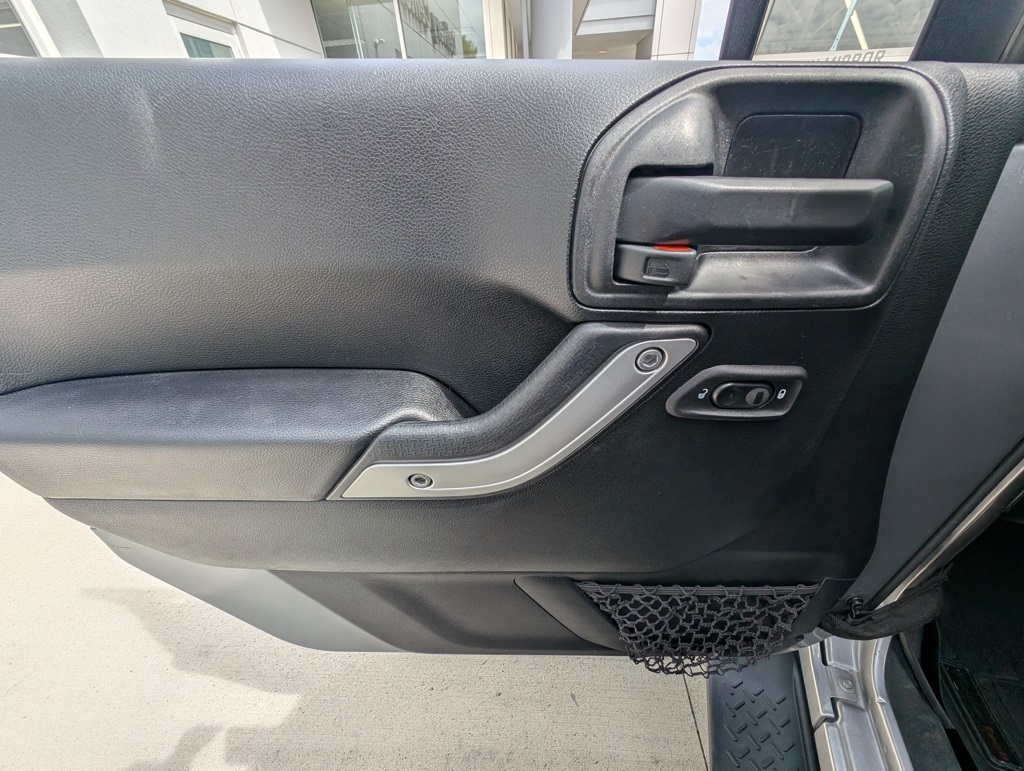 2018 Jeep Wrangler JK Unlimited Sahara Image 22 of 37